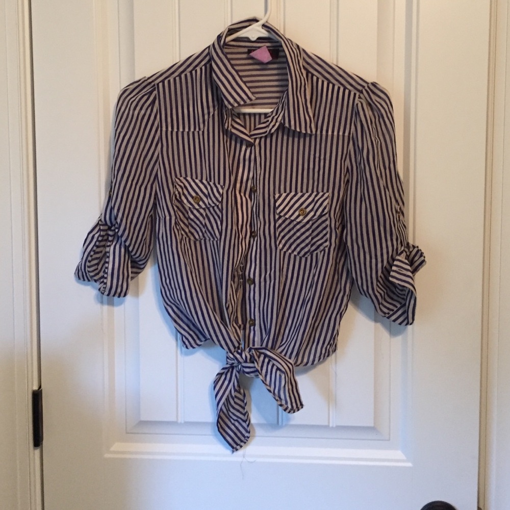 Cute Ladies Sm Striped Blouse